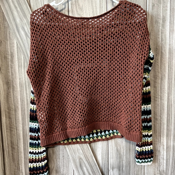 Earthbound TradingMulti Crochet Square Cropped Sweater. excellent condition. Si - Picture 3 of 4
